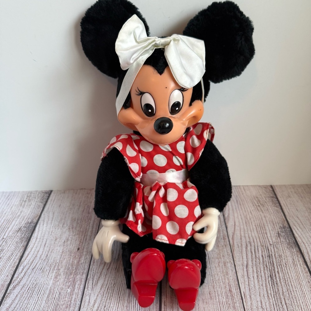DISNEY Applause 1981 Vintage Minnie Mouse Rubber Face Doll